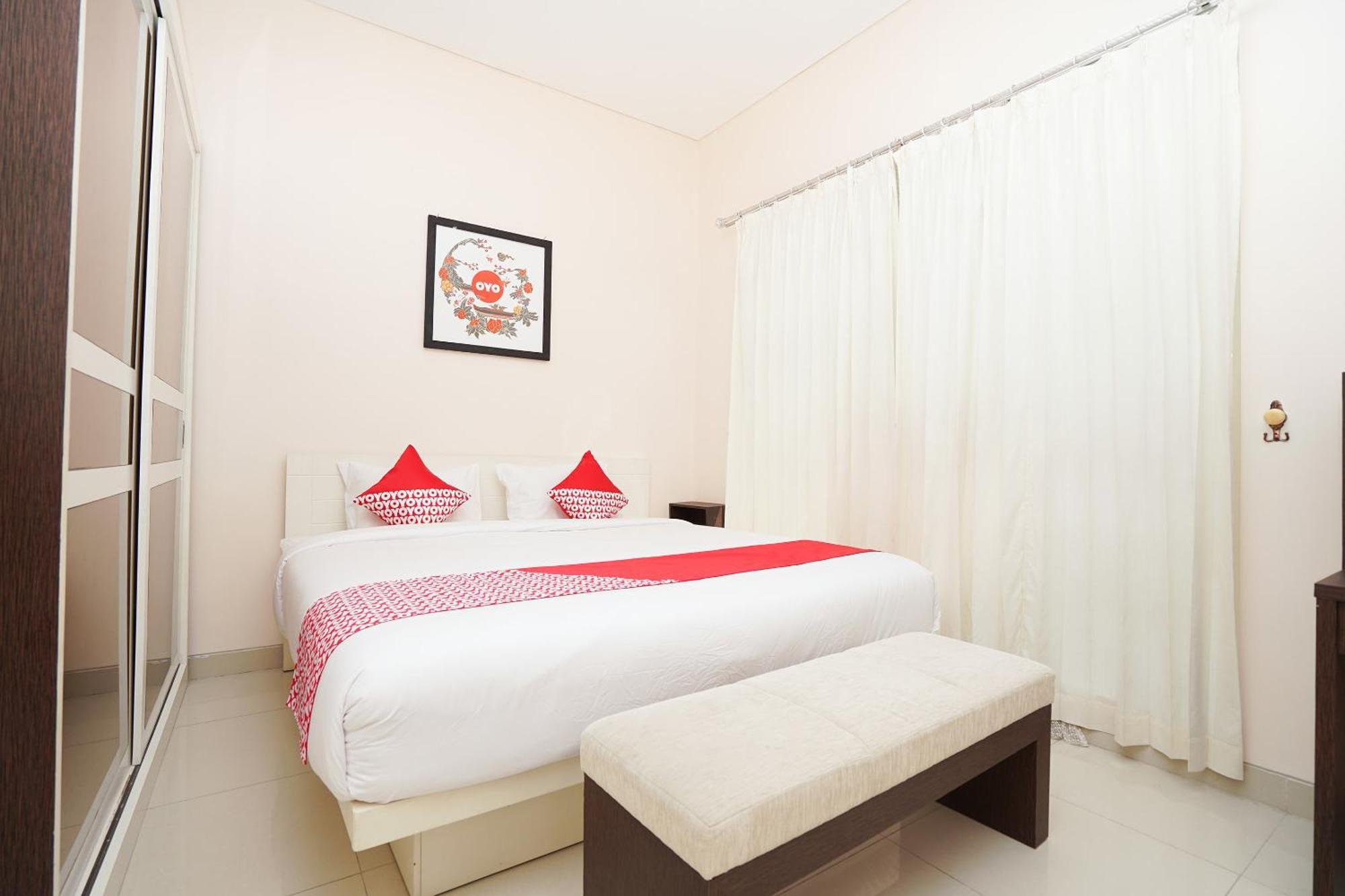 Oyo 782 Menjangan Residence At Citraland 1 Surabaya Exterior photo