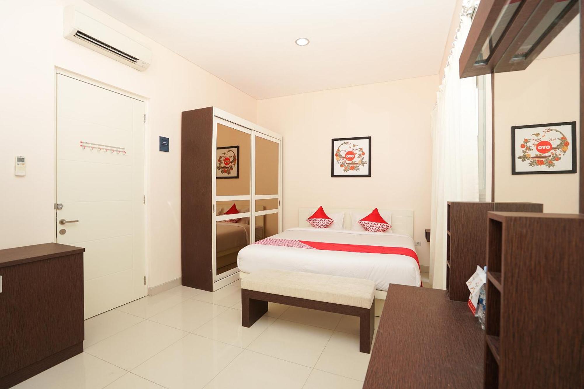 Oyo 782 Menjangan Residence At Citraland 1 Surabaya Exterior photo